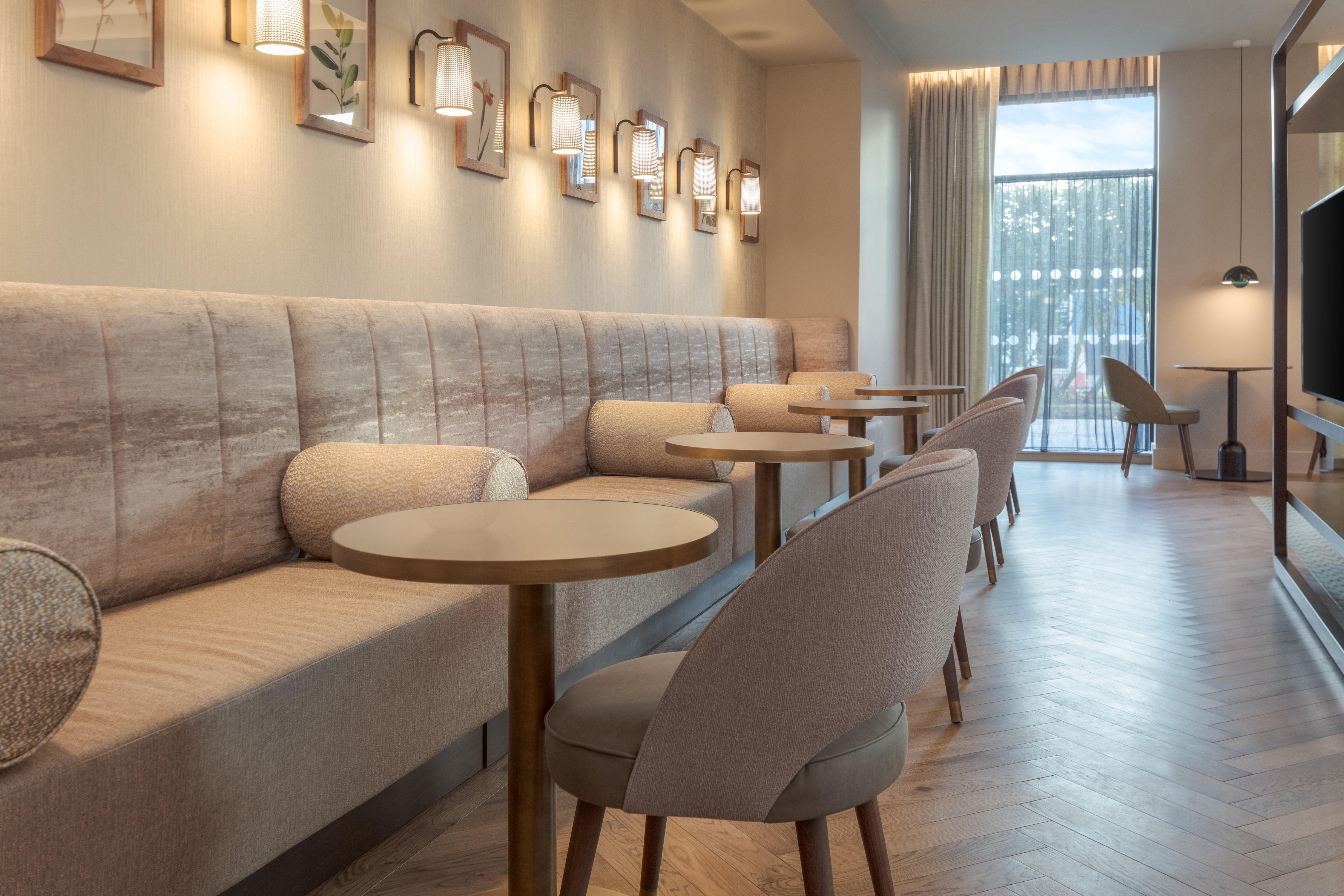 Staybridge Suites London Heathrow - Bath Road, An Ihg Aparthotel Hillingdon Exterior foto