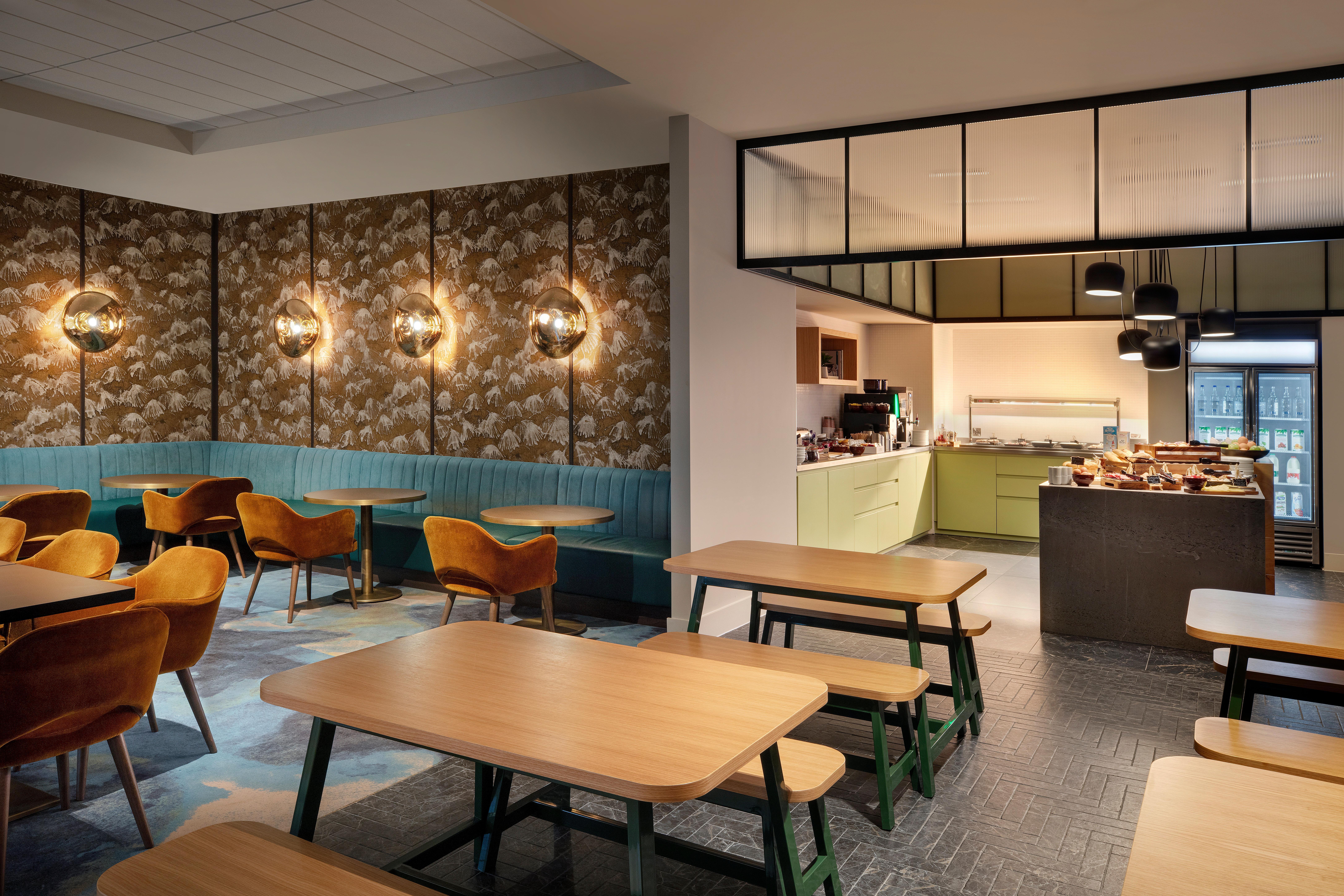 Staybridge Suites London Heathrow - Bath Road, An Ihg Aparthotel Hillingdon Exterior foto